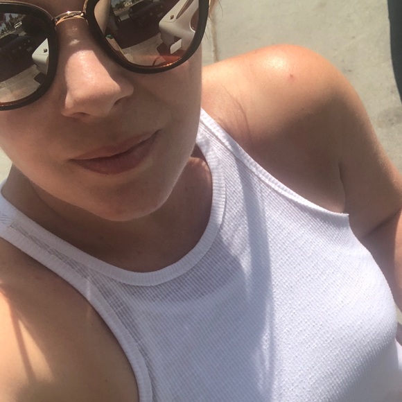 Meet your Posher, Liz - Picture 1 of 1